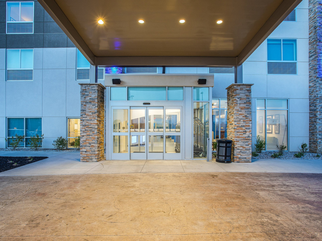 Holiday Inn Express & Suites Lexington W - Versailles By IHG主图