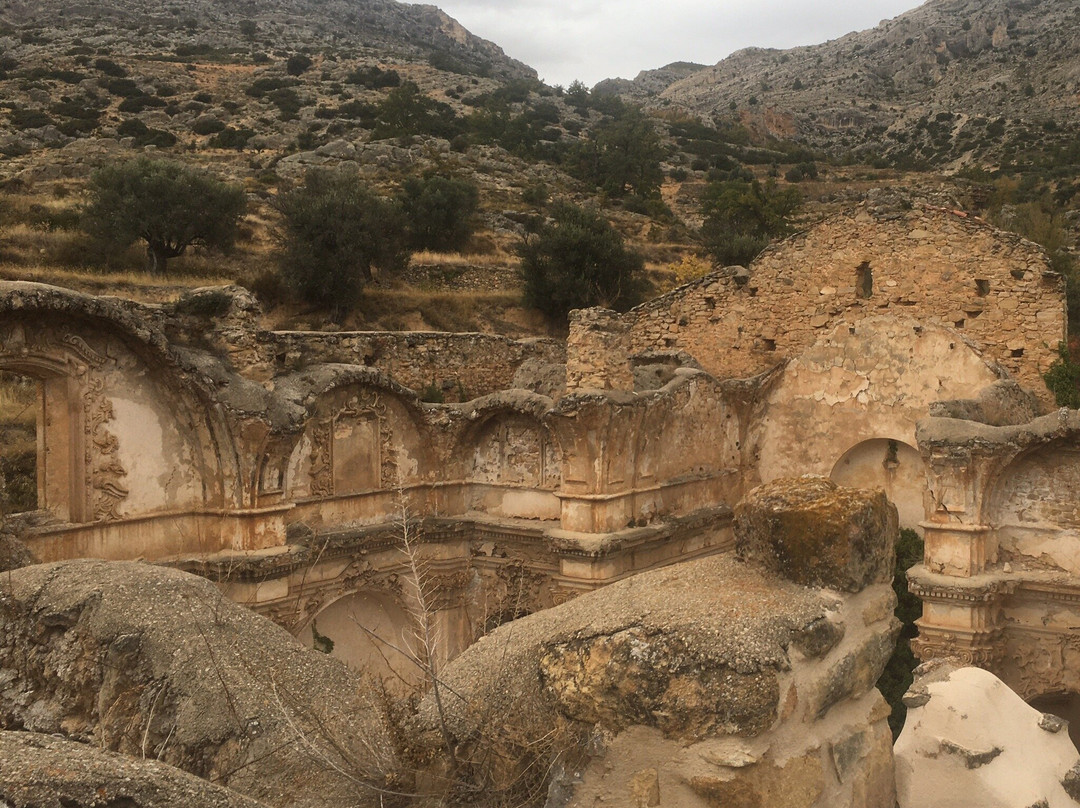 Convento De Los Monjes Servitas-Cuevas de Canart必去景点