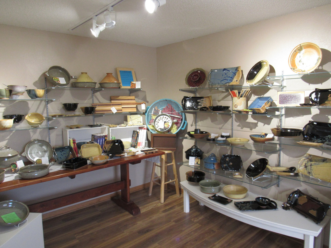 Clay Coyote-Hutchinson必去景点