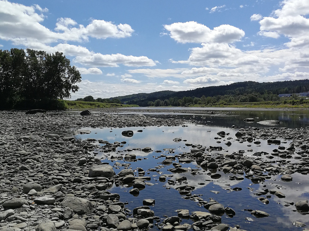 Pont Perrault-Notre-Dame-des-Pins必去景点