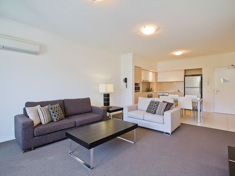 Chancellor Executive Apartments主图