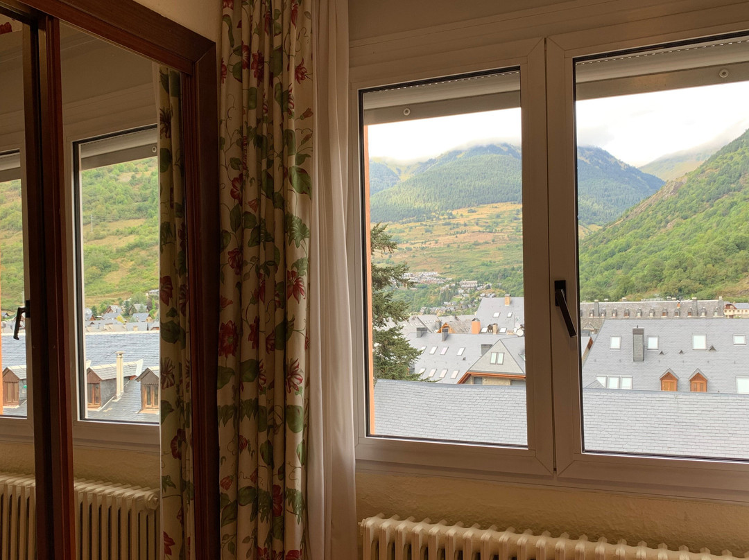 户撒细嘴松鸡酒店主图