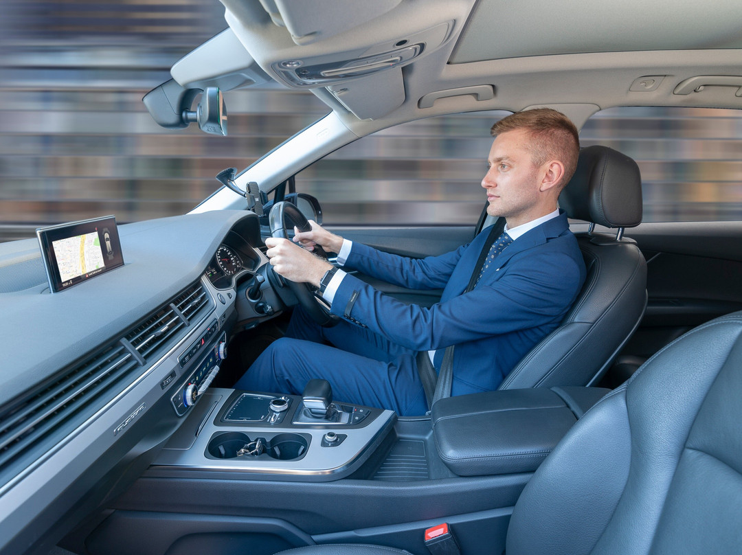 Hughes - Australia's Chauffeur Service-悉尼必去景点