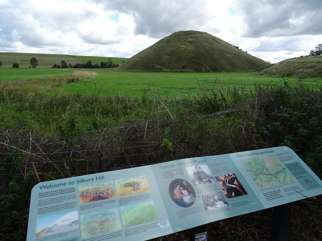 Silbury Hill-埃夫伯里必去景点