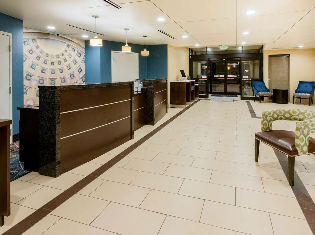 La Quinta Inn & Suites By Wyndham Columbus Grove City主图