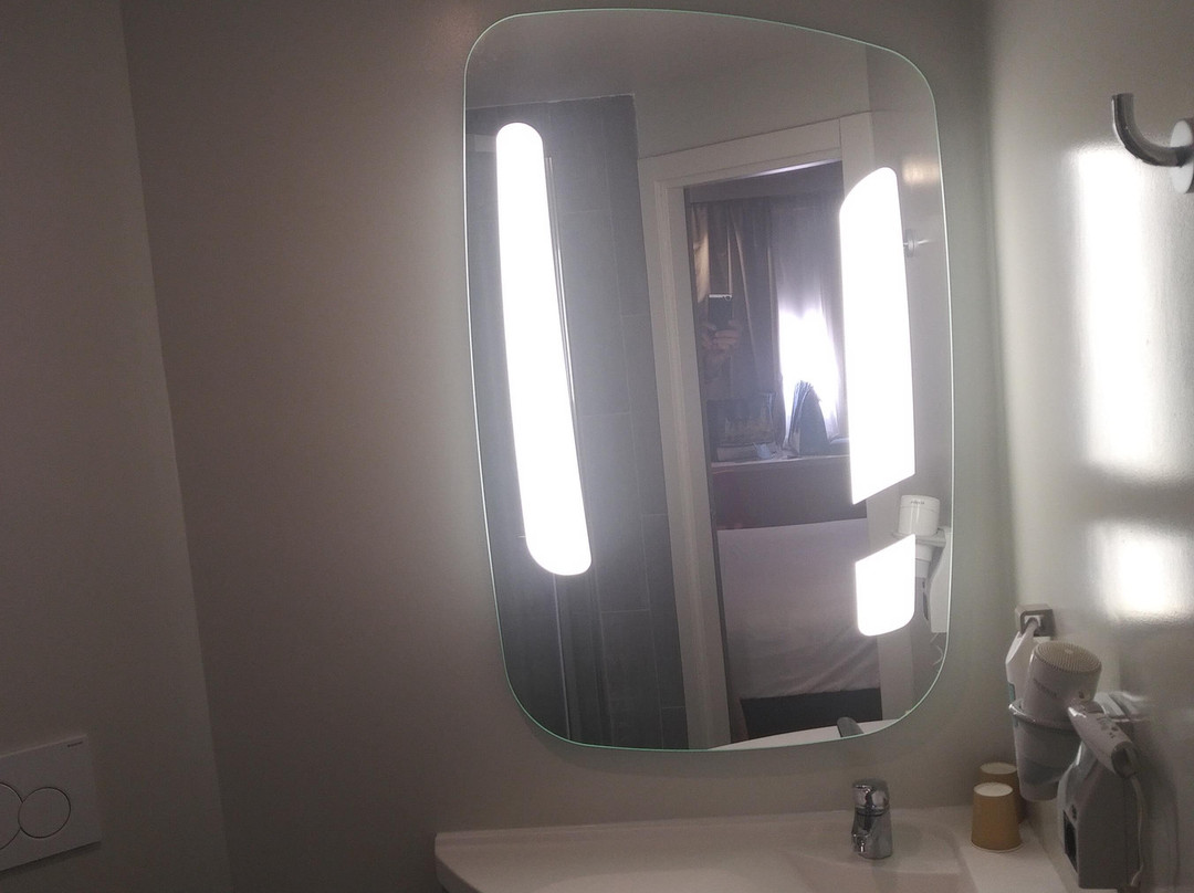 宜必思格拉纳达酒店主图