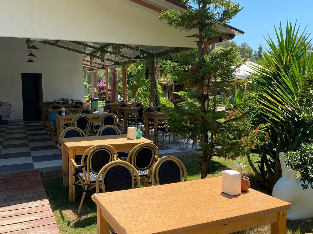 戈西克花园物语酒店主图