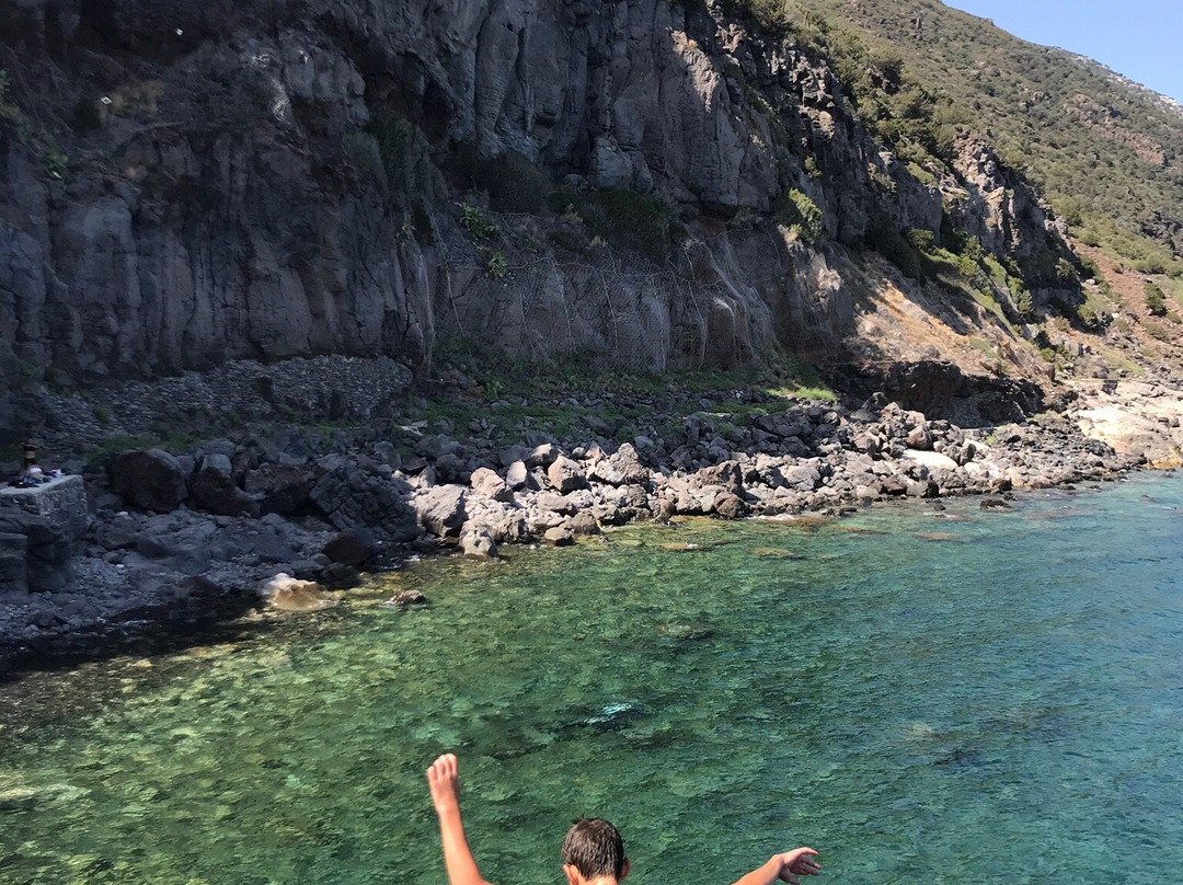 Bluforia Diving Center-Cala Gonone必去景点