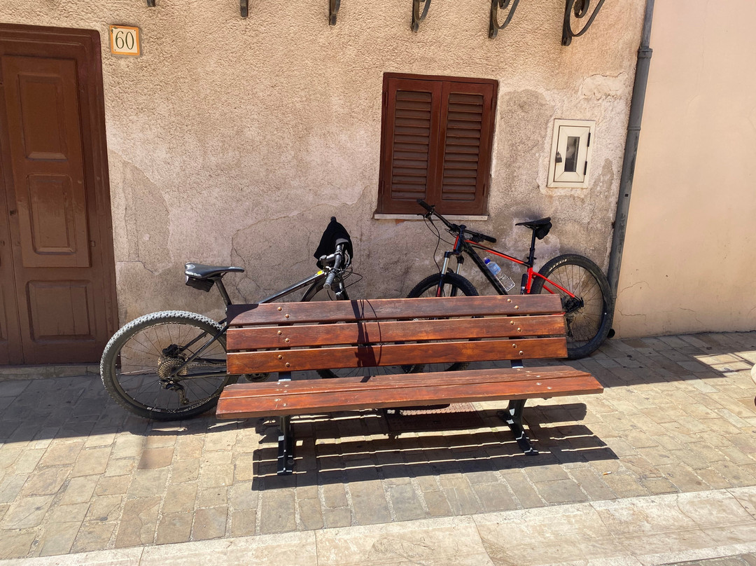 Bikestation Hotel Kalura-切法卢必去景点