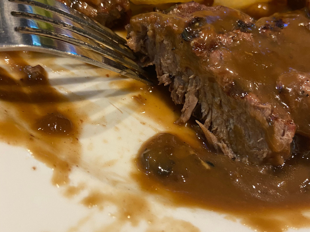 Nightcap at Rose & Crown Hotel主图