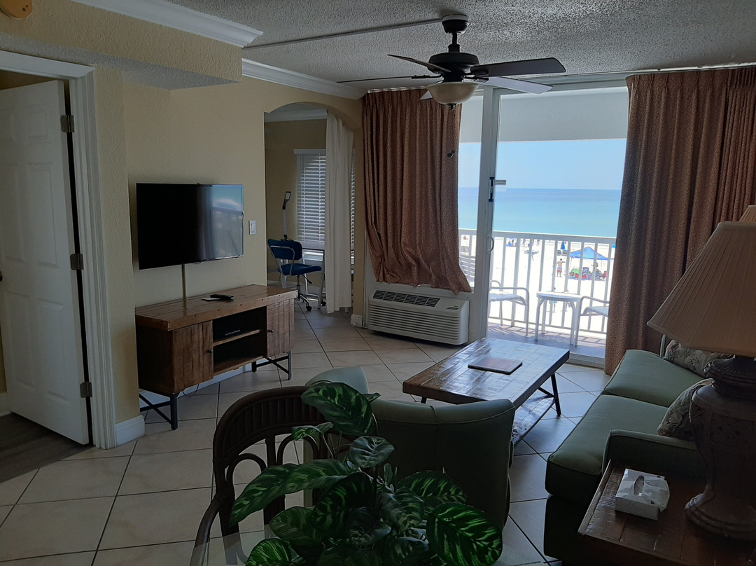 Barefoot Beach Club主图