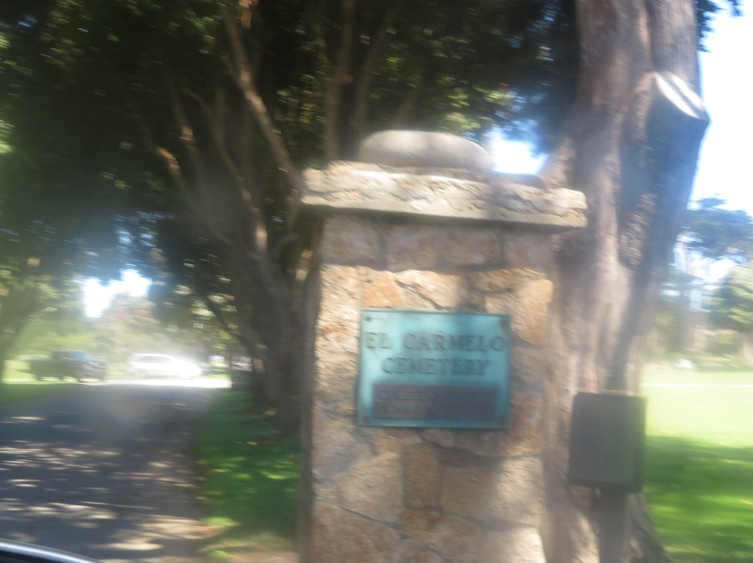 El Carmelo Cemetery-太平洋丛林镇必去景点