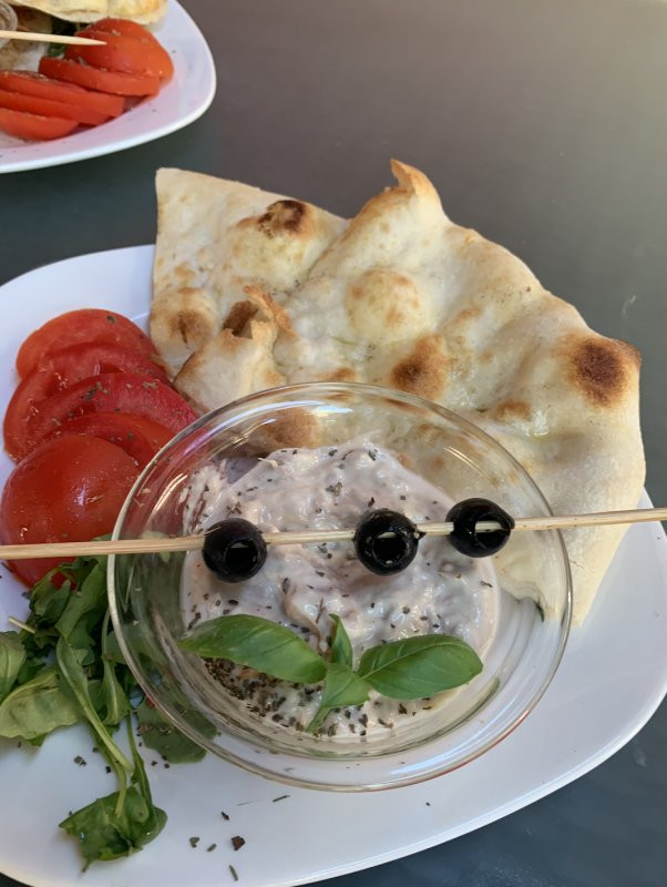Gyenesdias餐馆和美食-Komáromy Pizzéria