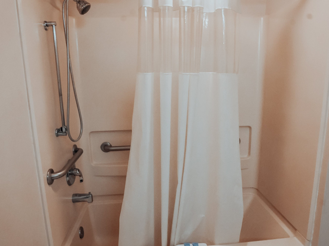 Lamplighter Inn & Suites North主图