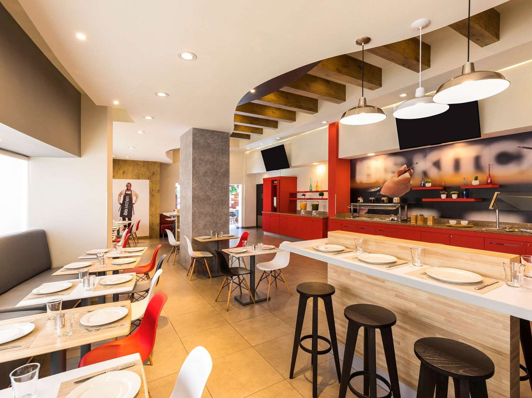 宜必思奇瓦瓦酒店主图