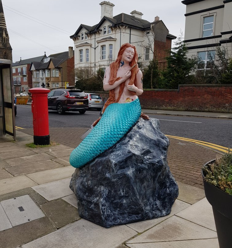 Black Rock Mermaid Statue