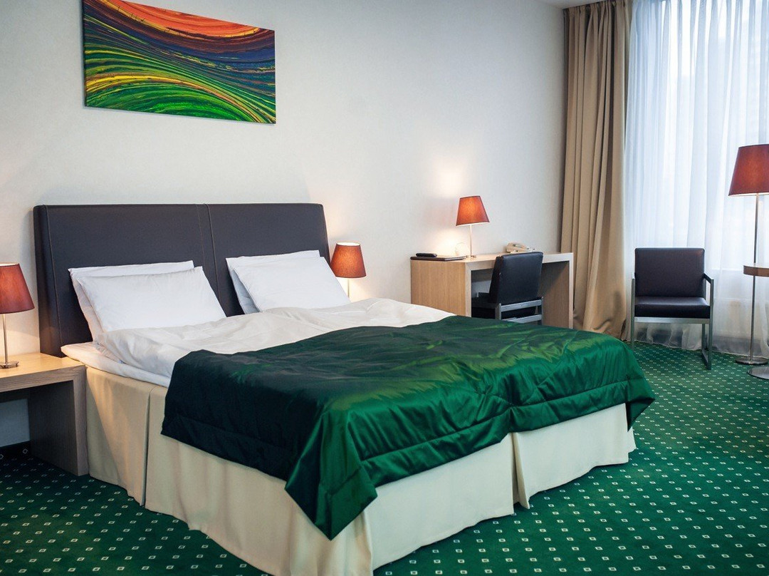 Green City Hotel主图