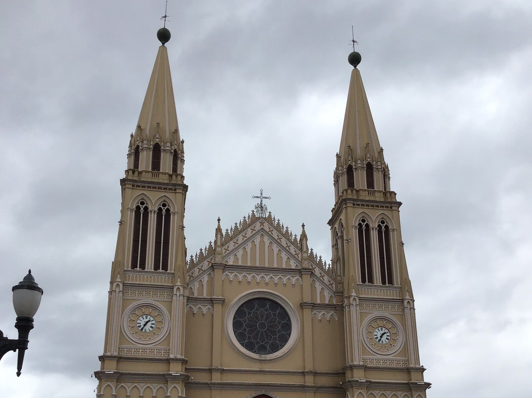 Catedral Basílica Nossa Senhora da Luz dos Pinhais-库里提巴必去景点