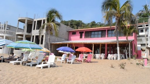 Puerto Angel餐馆和美食-Delfina Beach Club