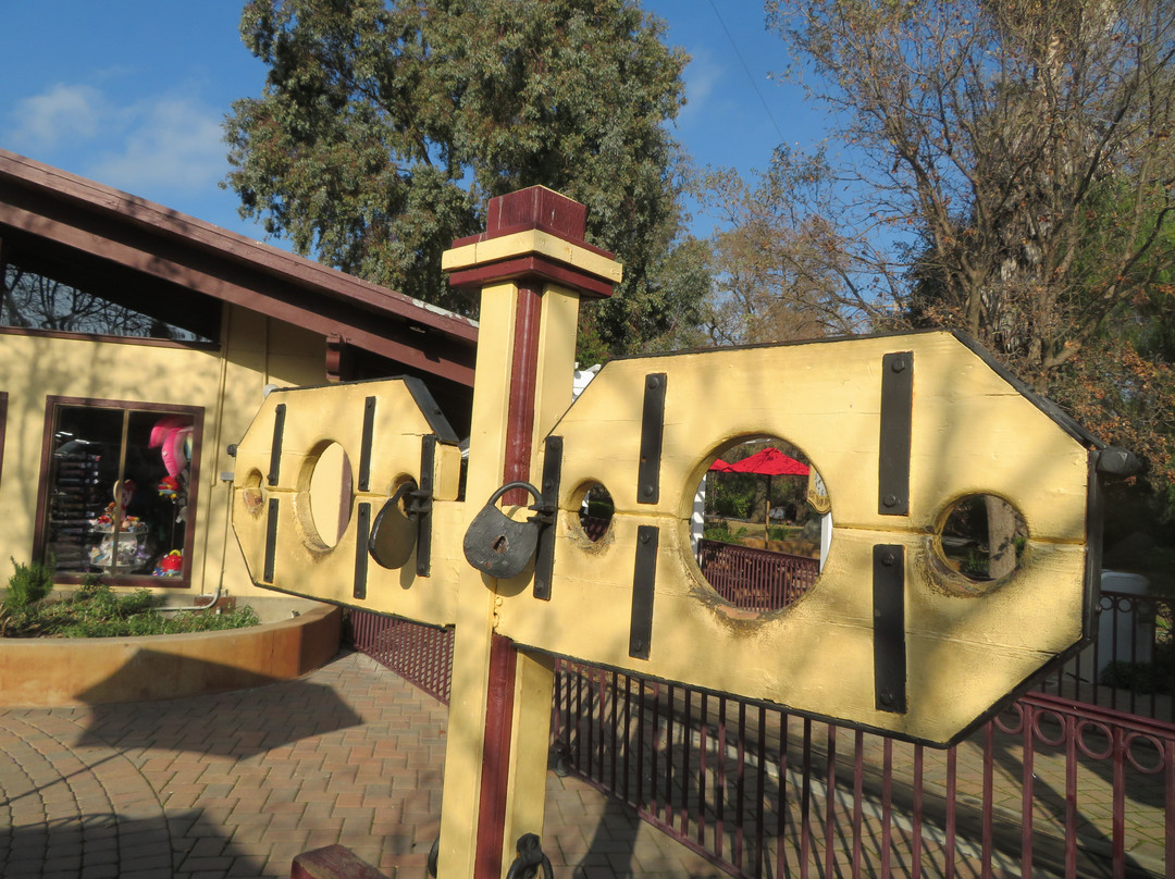 Casa de Fruta-霍利斯特必去景点