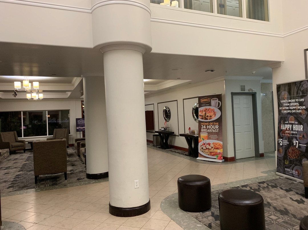 Sandman Hotel Quesnel主图