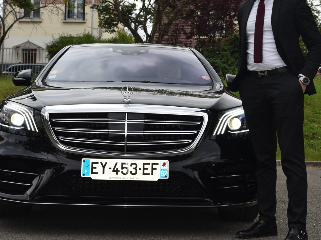 Black Road Limo-巴黎必去景点