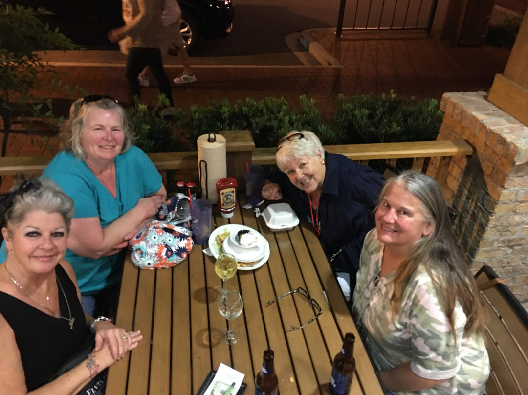 Brownwood Paddock Square-群村必去景点