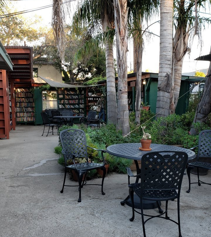 Bart's Books-奥海必去景点