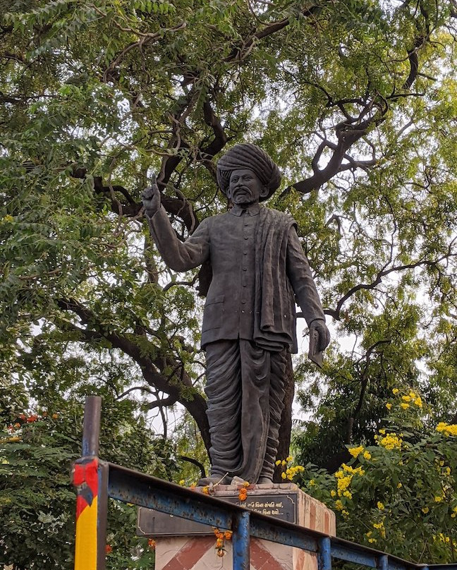 Mahatma Jyotiba Phule Statue-Karad必去景点