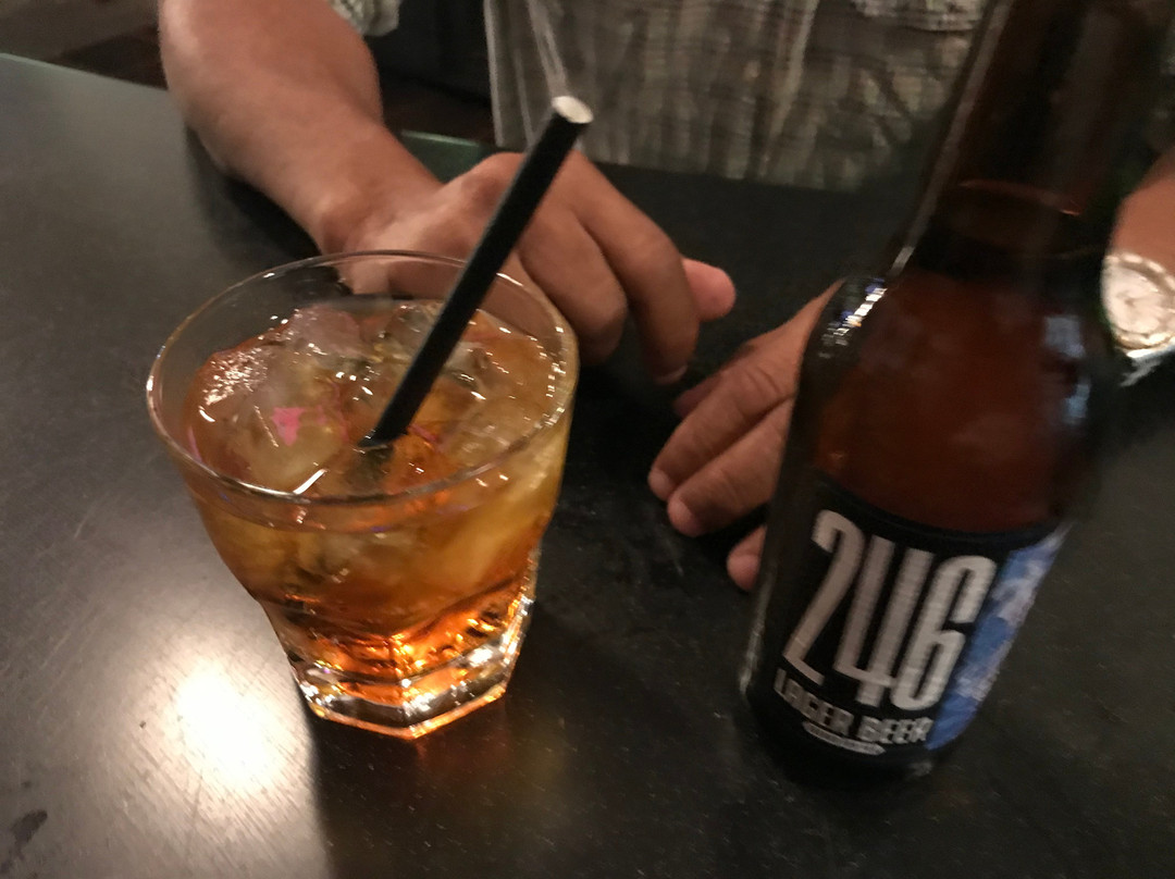 Hal's Car Park Bar-圣罗伦斯峡必去景点