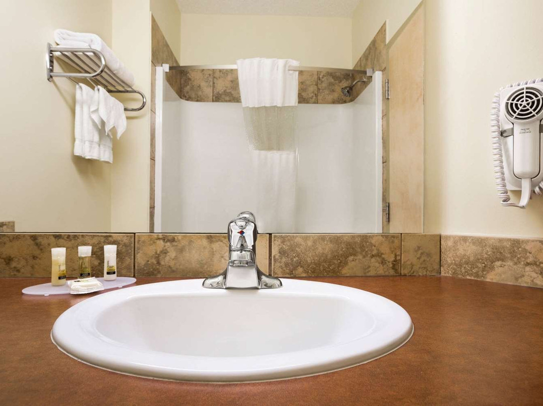 Days Inn by Wyndham Bonnyville主图