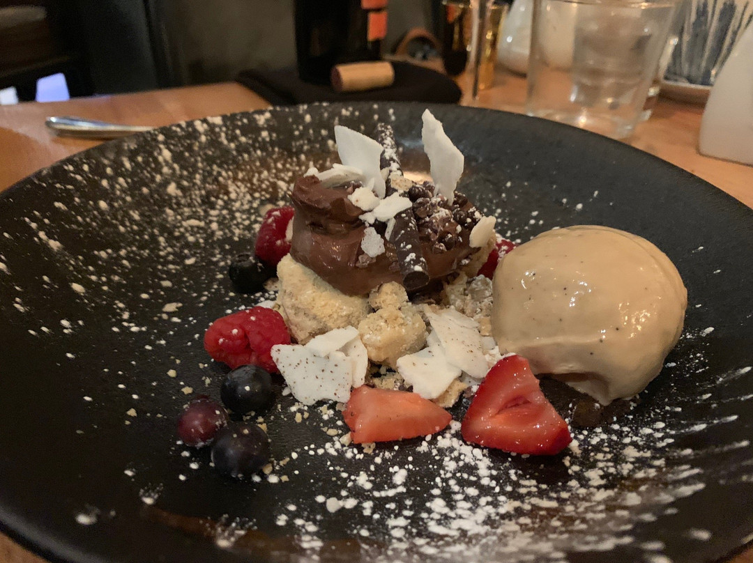 Pelham餐馆和美食-Root and Bone