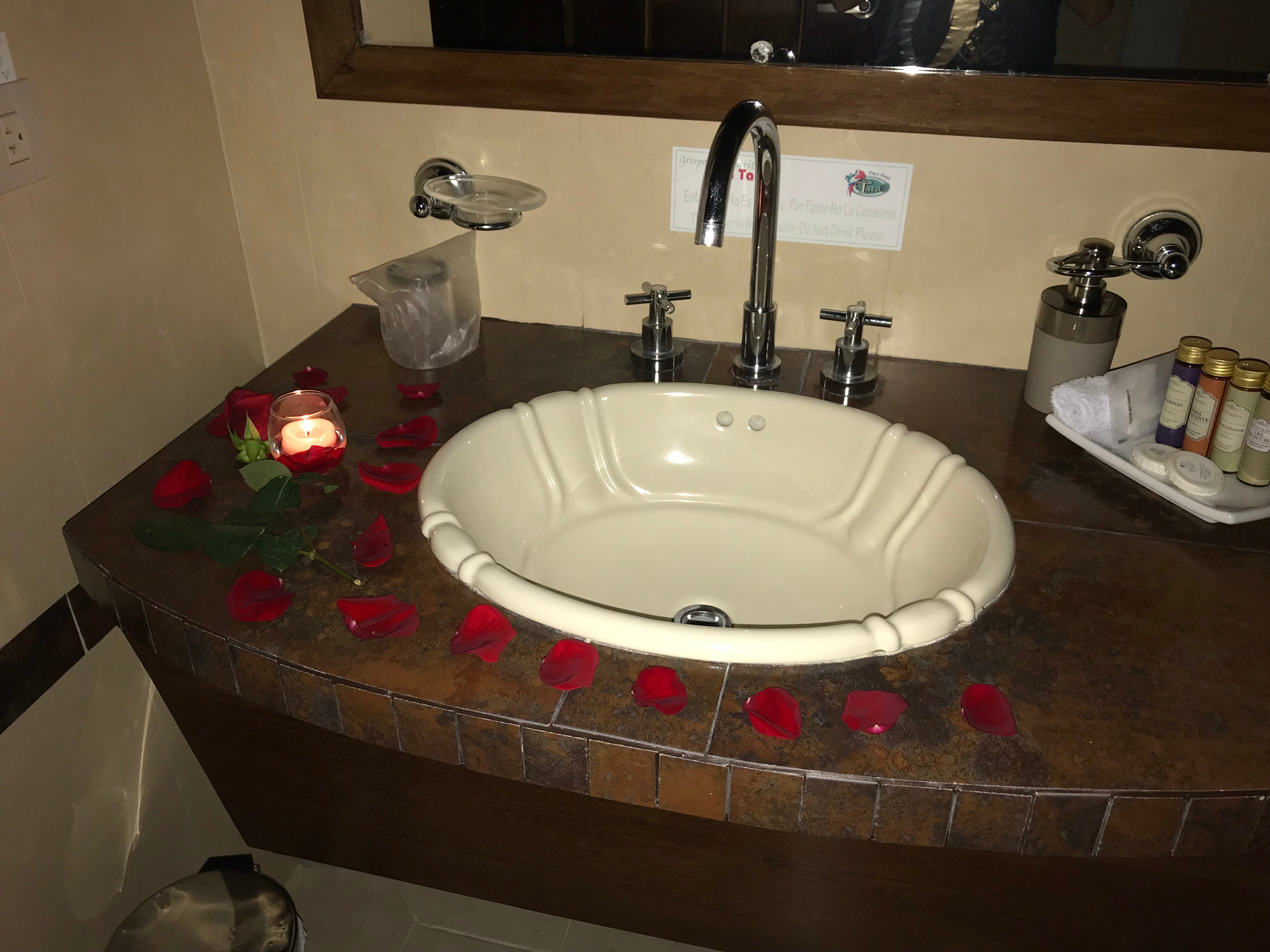 Hotel La Tata Premium-浴室