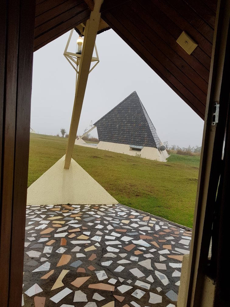 Pyramids Motel-官方