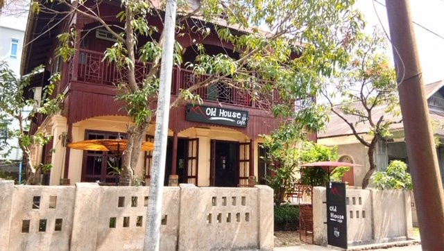 土瓦餐馆和美食-Old House Cafe