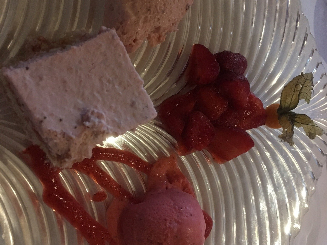 Auerhahn Hotel Restaurant主图