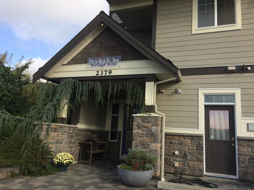 BROOKSIDE INN Boutique Hotel主图