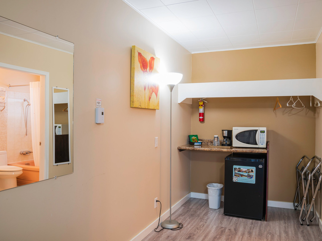 Lakeview Motel (B.C Canada)主图