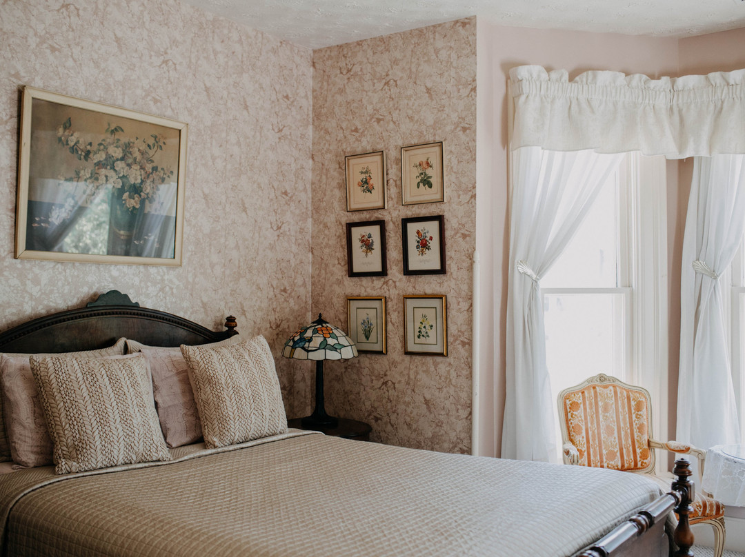 Black Squirrel Inn主图