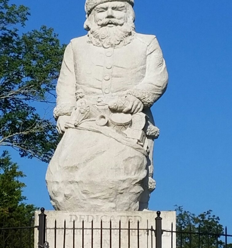 1935 Santa Statue