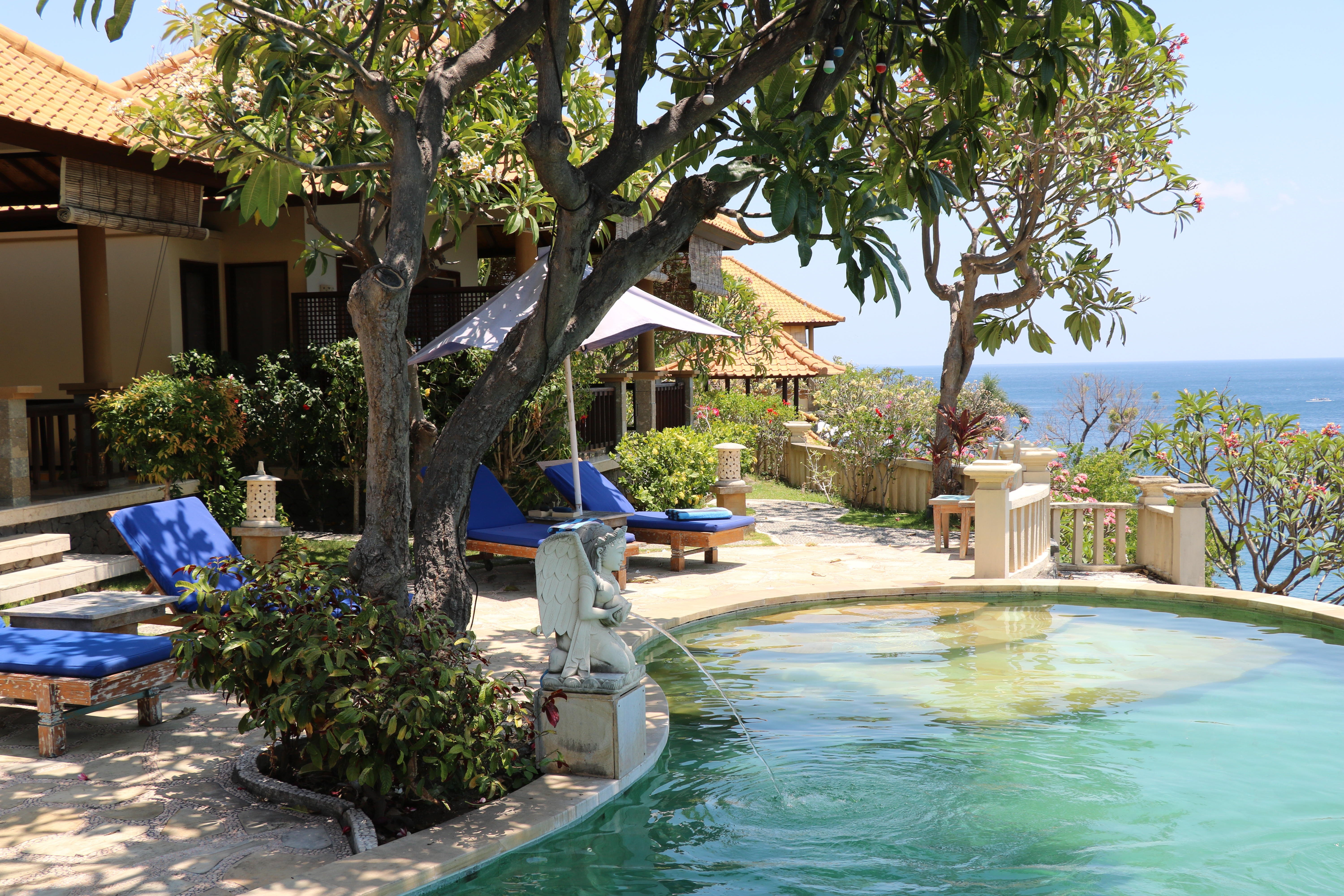 蓝月亮别墅-泳池