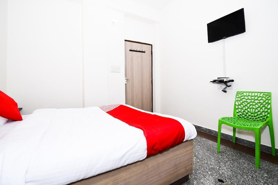 OYO 27876 Hotel Preminn主图