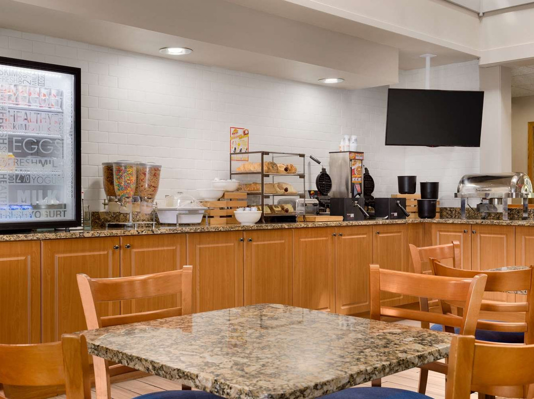 Country Inn & Suites by Radisson, Mishawaka, IN主图