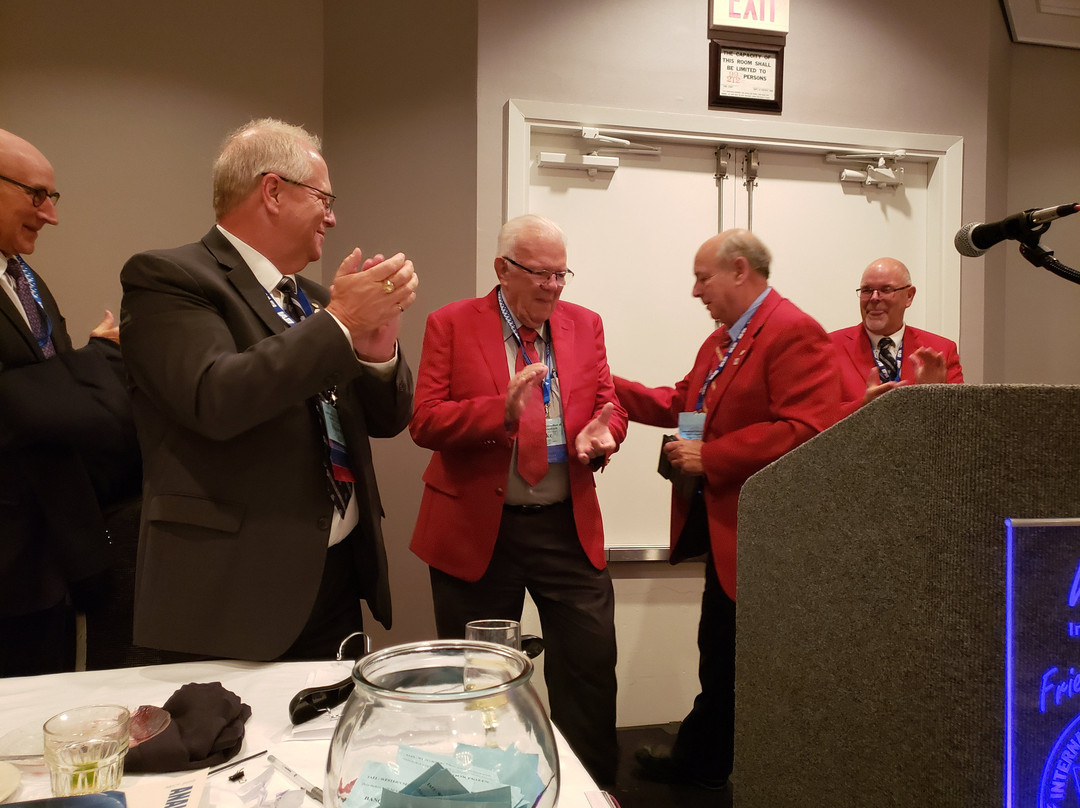 威奇托机场希尔顿逸林酒店主图