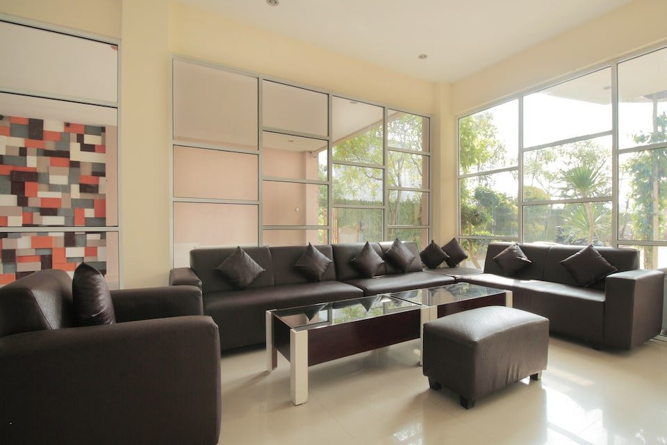 OYO 1017 Regency Hotel主图