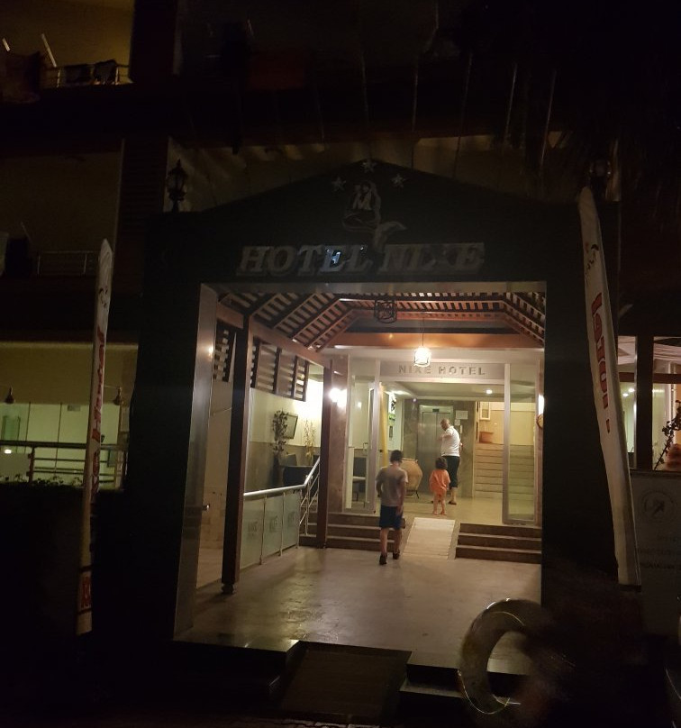 Palm Beach Hotel主图