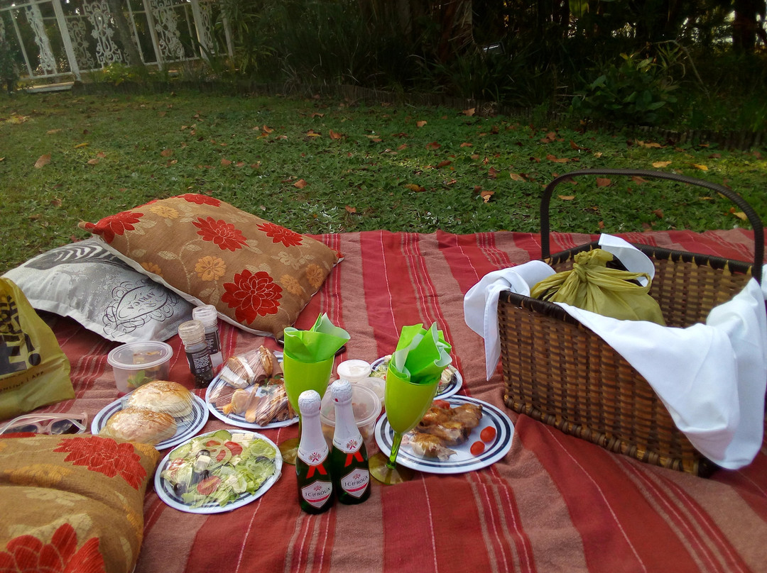 Hulala Lakeside Lodge主图