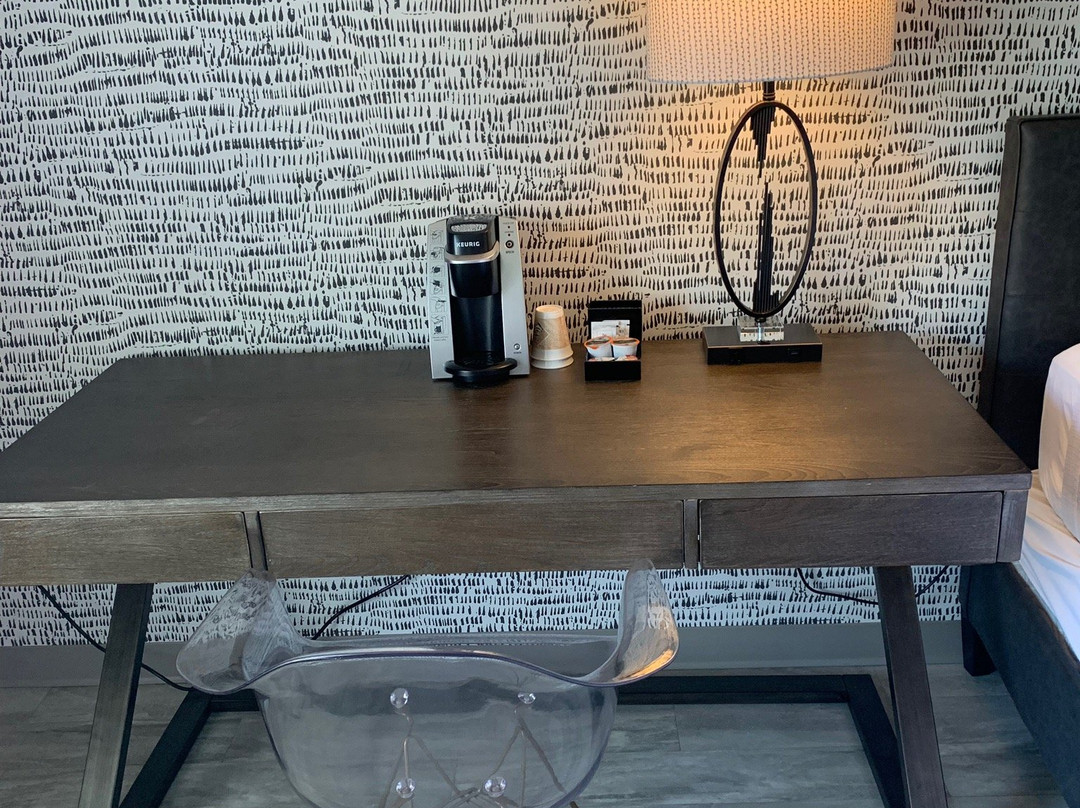 Waikiki Village Motel主图