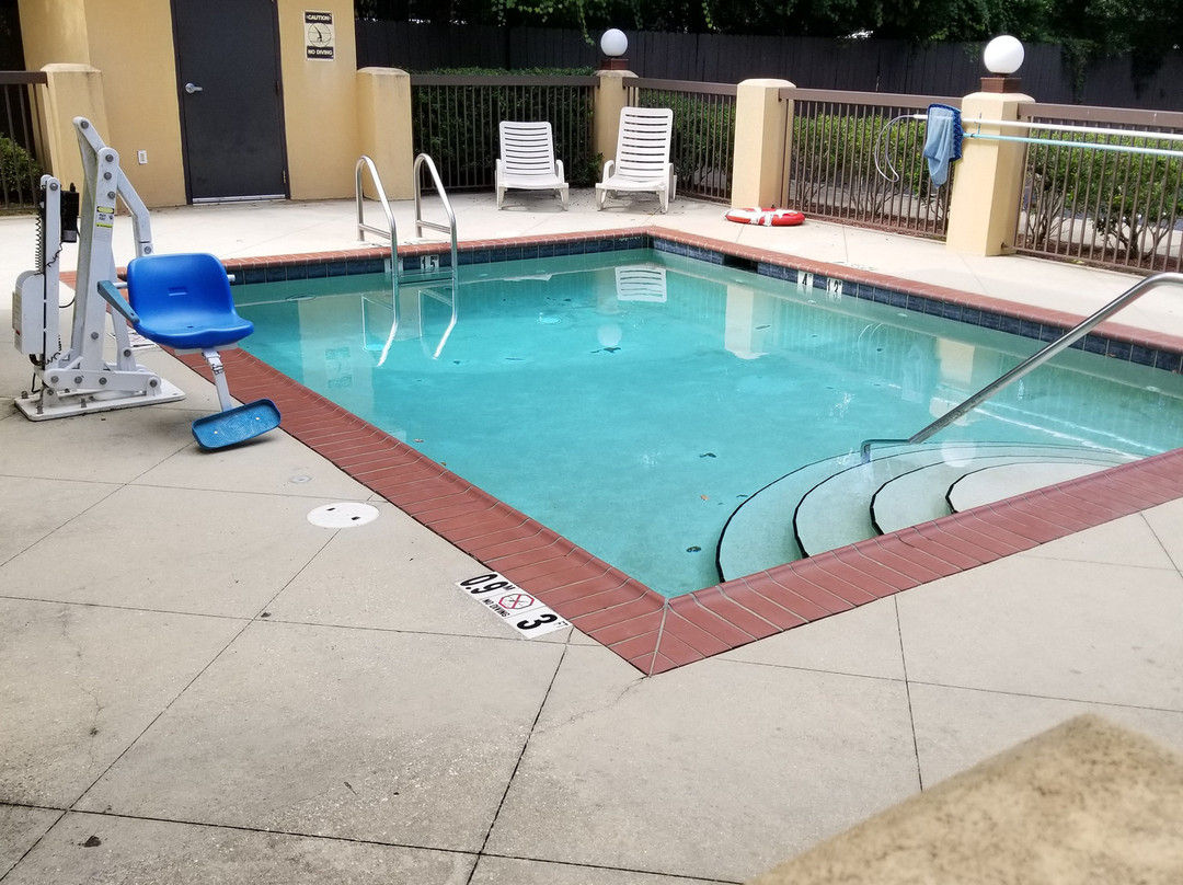 Days Inn by Wyndham North Mobile主图