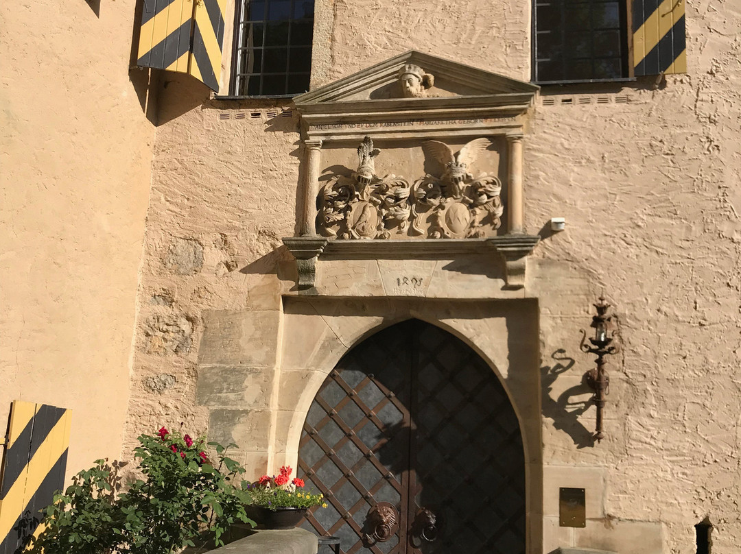 雷本斯汀布格酒店主图